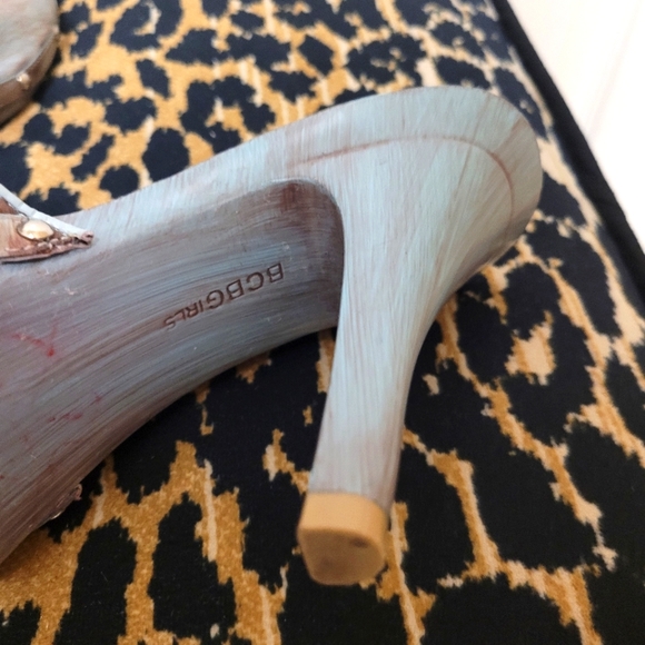 BCBG Skin patterned Light blue heely clogs - Picture 6 of 6